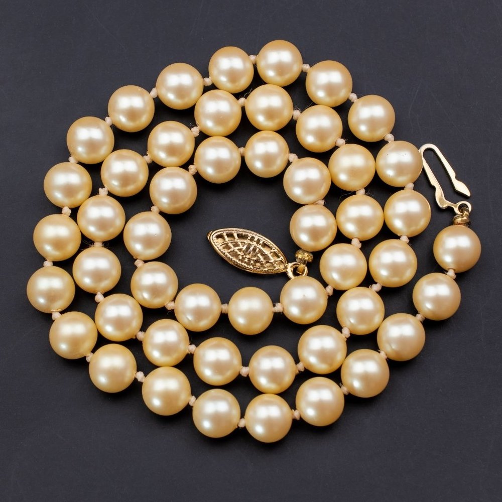Elegant ivory glass pearl necklace, Japan vintage necklace